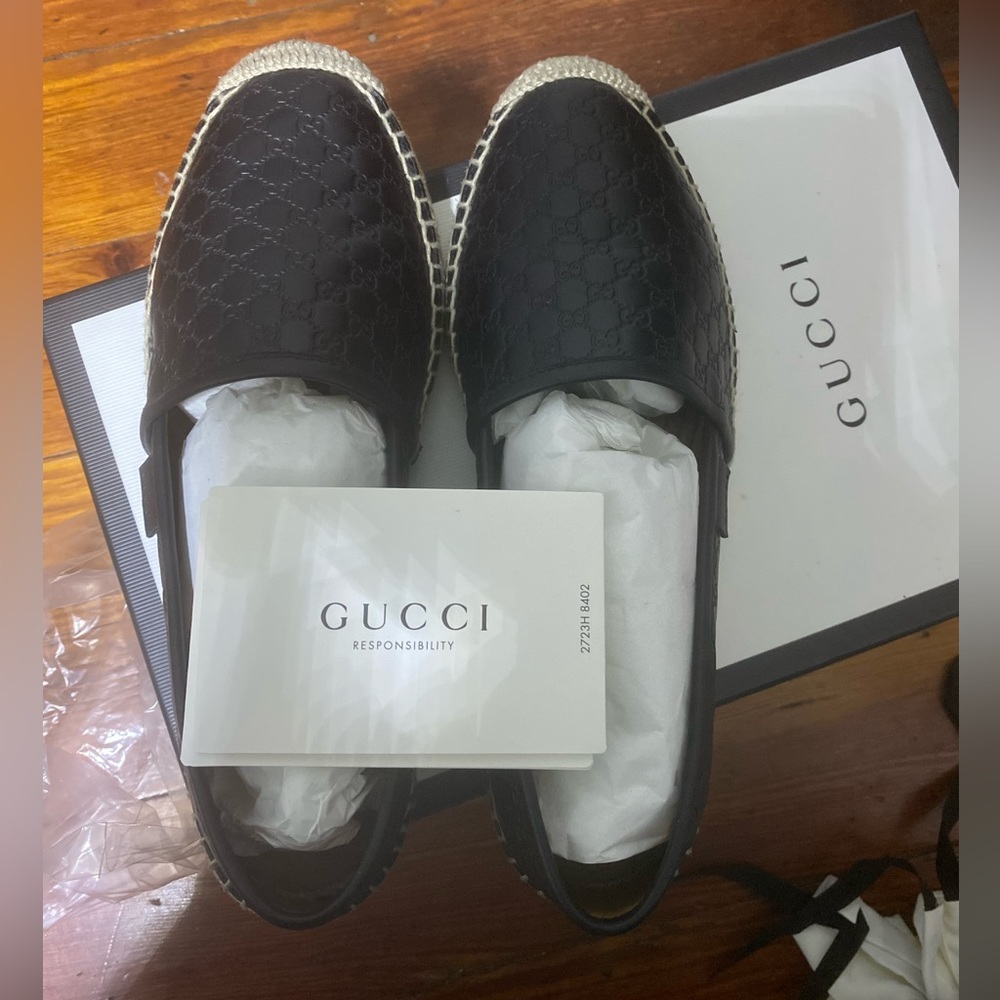 Gucci espadrilles black leather.